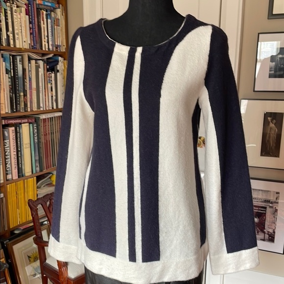 Ann Taylor Blue and White Crew Neck Sweater Size M - Picture 1 of 7